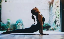 exercices yoga faciles