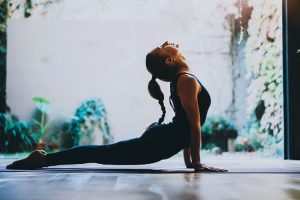 exercices yoga faciles